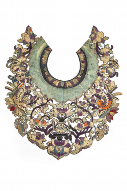 Hollow Cloud Shawl: made with three-dimensional embroideries of flowers, butterflies, birds, tree branches and leaves.